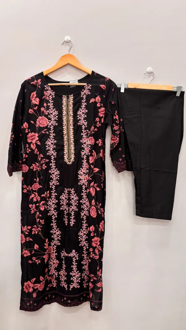 Black_And_Rose_Premium_Rayon_Kurti_With_Pant_And_Dupatta_Set_For_Women