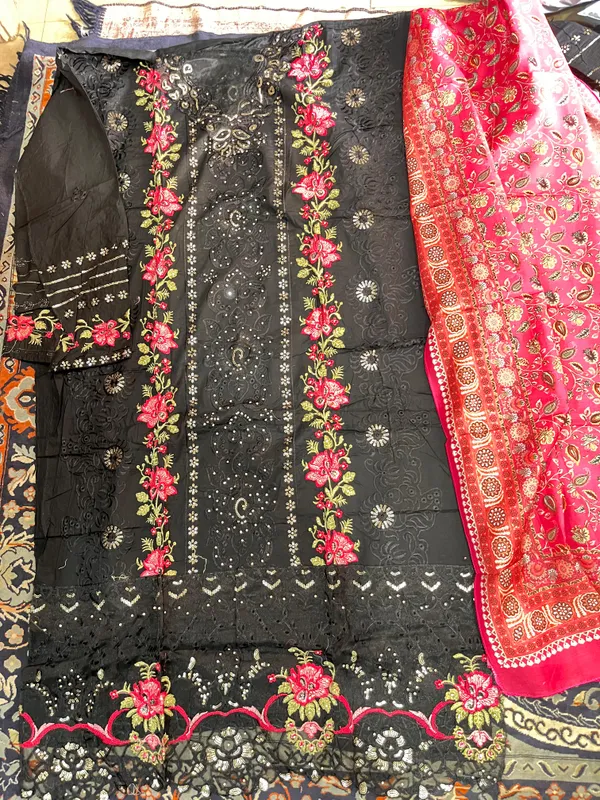 Black_Premium_Cotton_Kurti_With_Pant_And_Dupatta_Set_For_Women