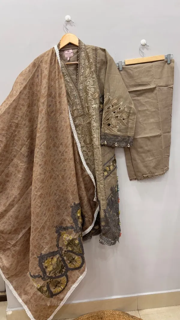 Cocoa_Brown_Premium_Rayon_Kurti_With_Pant_And_Dupatta_Set_For_Women