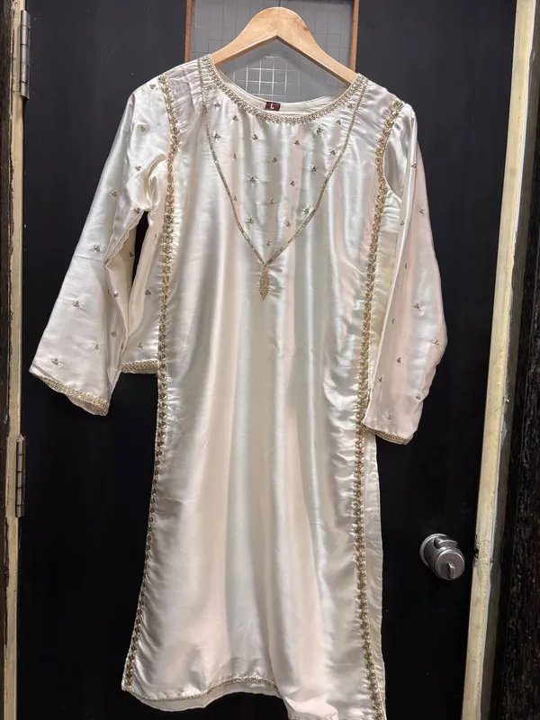Ivory_And_Black_Premium_Silk_Kurti_With_Pant_And_Dupatta_Set_For_Women