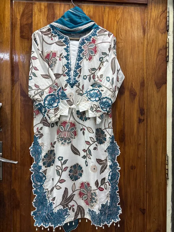 Ivory_And_Teal_Premium_Rayon_Kurti_With_Pant_And_Dupatta_Set_For_Women