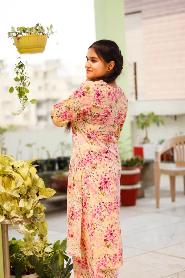 Multicolor_Premium_Cotton_Chikankari_Kurti_Pant_For_Women
