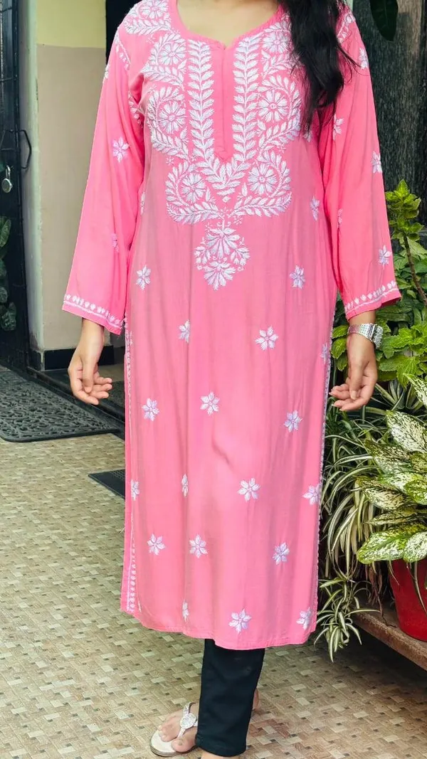 Peach_Gulaab_Noor-rayon_Chikan_kari_kurti,_embroidery.
