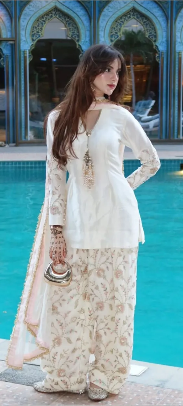 Ivory_Premium_Silk_Kurti_With_Pant_And_Dupatta_Set_For_Women