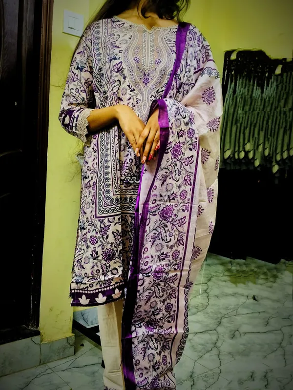 Lavender_Cream_Pakistani_Print_Kurti_Set