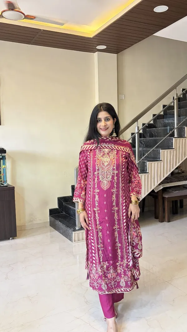 Magenta_Premium_Pure_Muslin_Kurti_With_Pant_And_Dupatta_Set_For_Women