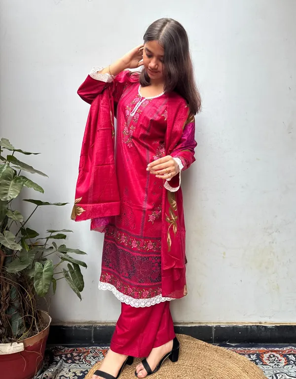 Maroon_Premium_Cotton_Kurti_With_Pant_And_Dupatta_Set_For_Women