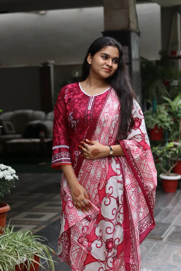 Maroon_Premium_Cotton_Kurti_With_Pant_And_Dupatta_Set_For_Women