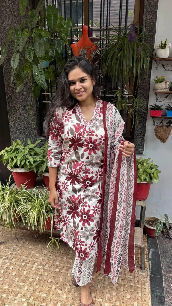 Maroon_And_White_Premium_Cotton_Kurti_With_Pant_And_Dupatta_Set_For_Women