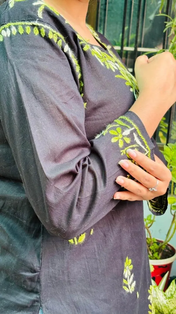 Black_And_Green_Premium_Cotton_Top_For_Women