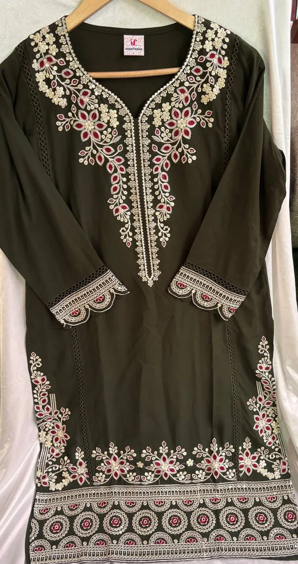 Mehendi_Green_Premium_Cotton_Kurti_With_Pant_And_Dupatta_Set_For_Women