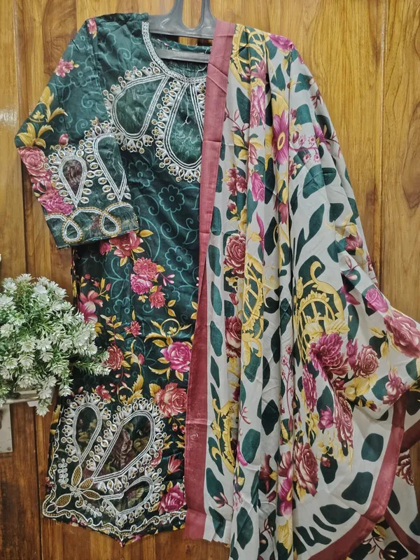 Noor-E-Green_Floral_Embroidered_Kurti_Pant_Dupatta_Set
