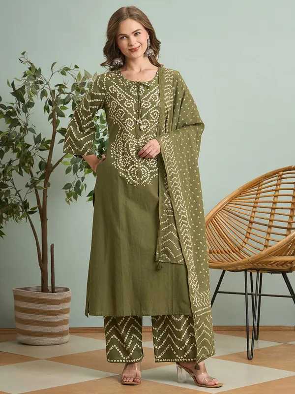 Olive_Green_Cotton_Bandhani_Kurti_Pant_Dupatta_Set_with_Pocket