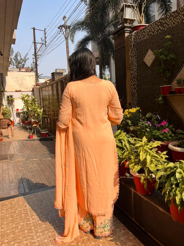 Peach_Georgette_Embroidered_Kurti_pant_&_Dupatta_set