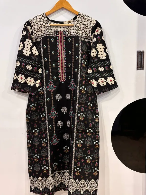Jihan_Premium_Embroidered_Suit_Collection_–_Black