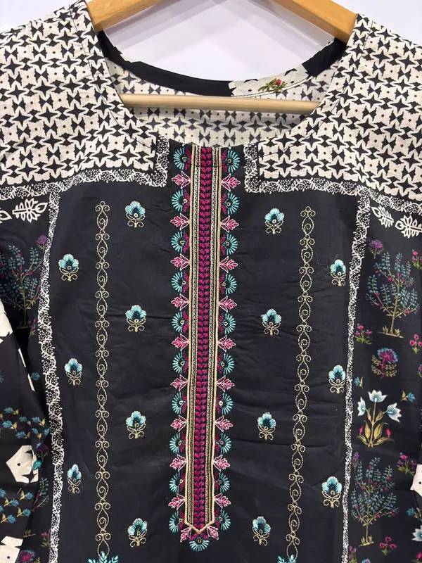Black_Premium_Rayon_Kurti_With_Pant_And_Dupatta_Set_For_Women