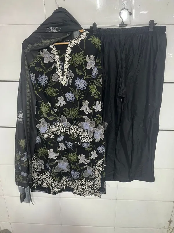 Black_And_Orchid_Premium_Cotton_Kurti_With_Pant_And_Dupatta_Set_For_Women