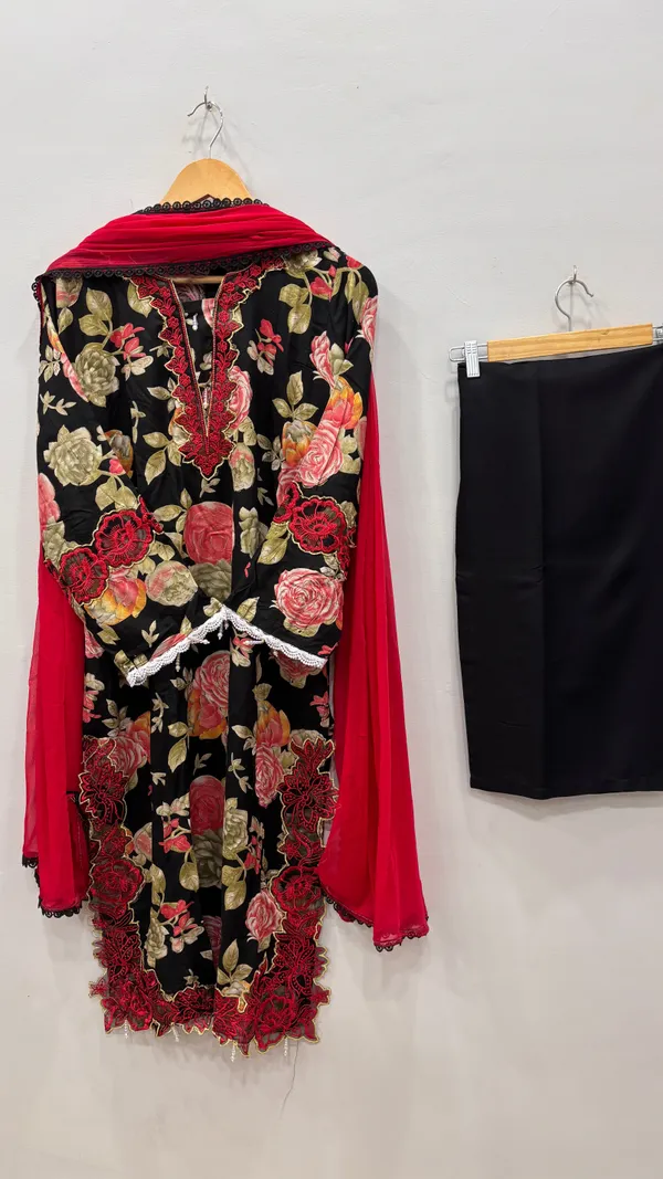 Black_Rose-_Floral_Cutwork_Suit_Set
