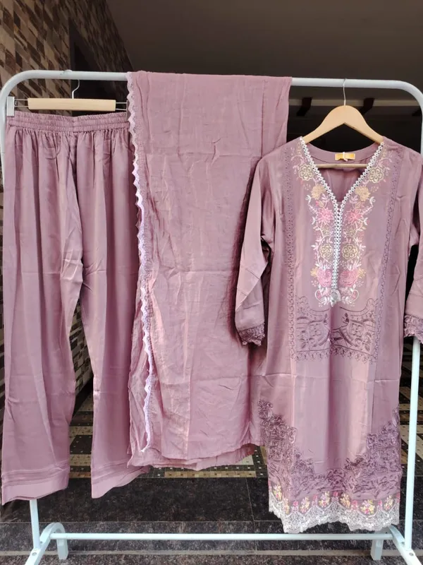 Rose_And_Pink_Premium_Rayon_Kurti_With_Pant_And_Dupatta_Set_For_Women