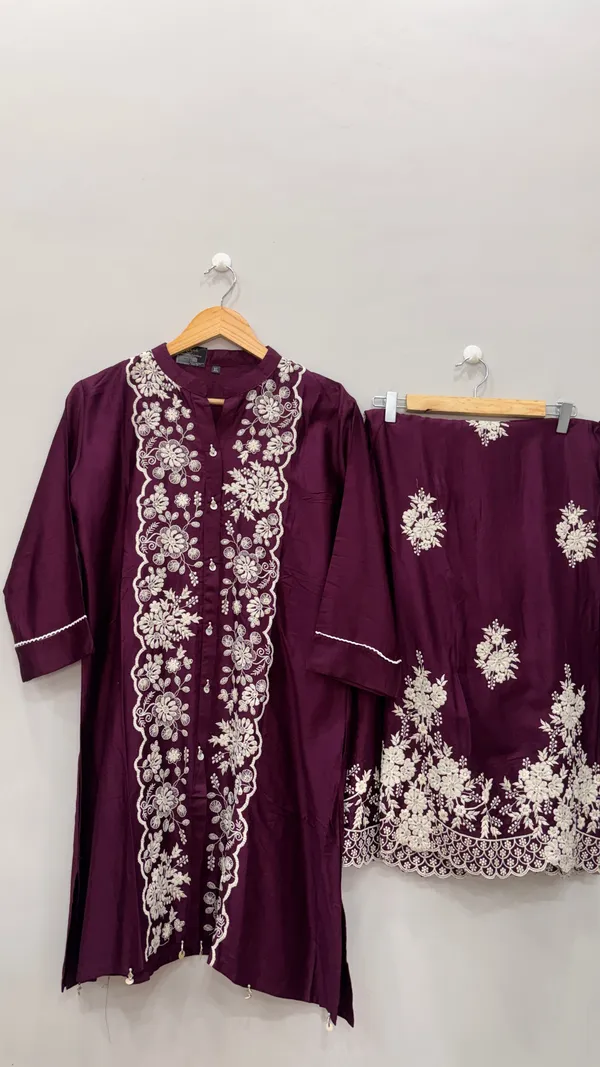 Wine_And_Plum_Premium_Rayon_Kurti_With_Pant_And_Dupatta_Set_For_Women