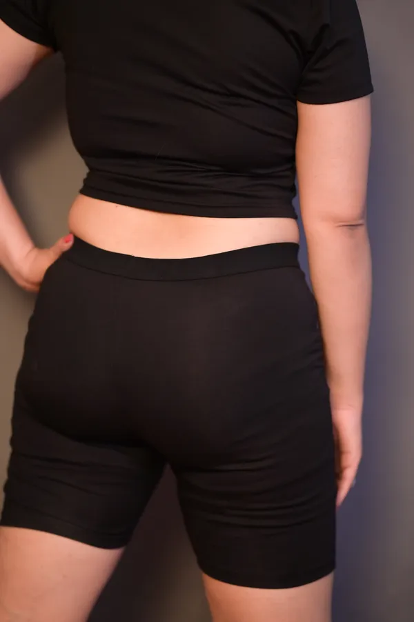 AuraFlow_Women’s_Crop_Top