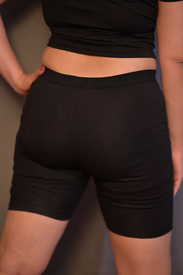 AuraFlow_Women’s_Crop_Top