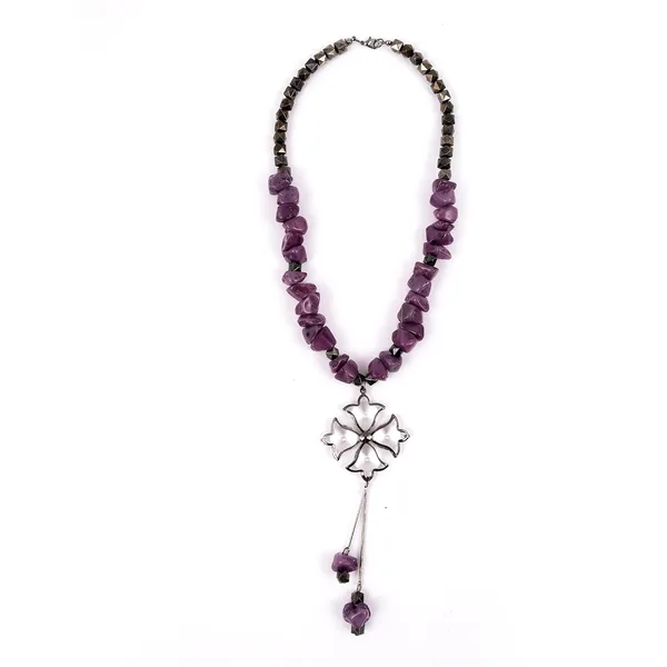 Tumble_Shaped_Beaded_Necklace_With_Geometric_Designed_Gemstone_Pendant_Handcrafted_Statement_Jewellery_For_Women_Girls_Hook_Clasp_Ethnic_Contemporary_Neckpiece_For_Wardrobe_Styling_Gifting