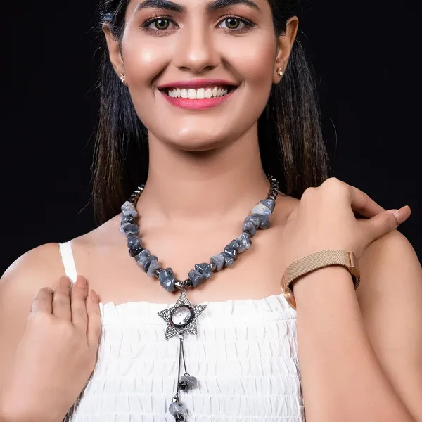 Product_Summary_Beadnest_Tumble_Shaped_Beaded_Necklace_With_Geometric_Designed_Gemstone_Pendant_Handcrafted_Statement_Jewellery_For_Women_Girls_Hook_Clasp_Ethnic_Contemporary_Neckpiece_For_Wardrobe_Styling_Gifting