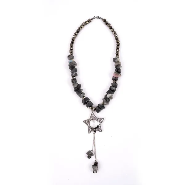 Product_Summary_Beadnest_Tumble_Shaped_Beaded_Necklace_With_Geometric_Designed_Gemstone_Pendant_Handcrafted_Statement_Jewellery_For_Women_Girls_Hook_Clasp_Ethnic_Contemporary_Neckpiece_For_Wardrobe_Styling_Gifting
