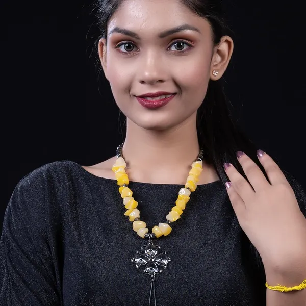 Tumble_Shaped_Beaded_Necklace_With_Geometric_Designed_Gemstone_Pendant_Handcrafted_Statement_Jewellery_For_Women_Girls_Hook_Clasp_Ethnic_Contemporary_Neckpiece_For_Wardrobe_Styling_Gifting