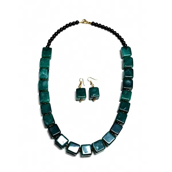 Cube_Dice_Bead_Necklace_For_Women_Chunky_Square_Block_Beaded_Statement_Necklace_Bold_Acrylic_Fashion_Jewellery_Navratri_Diwali_Party_Gift_Ethnic_Boho_Casual
