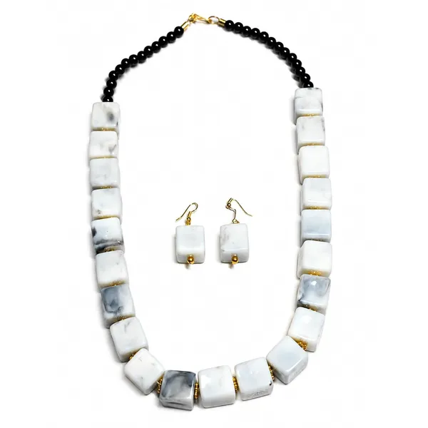 Cube_Dice_Bead_Necklace_For_Women_Chunky_Square_Block_Beaded_Statement_Necklace_Bold_Acrylic_Fashion_Jewellery_Navratri_Diwali_Party_Gift_Ethnic_Boho_Casual