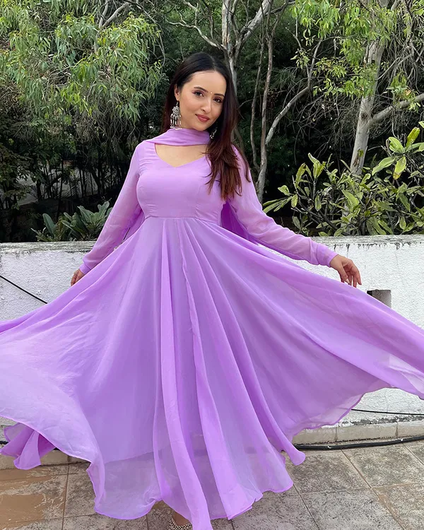 Lavender_Georgette_Gown_with_Dupatta_for_Women