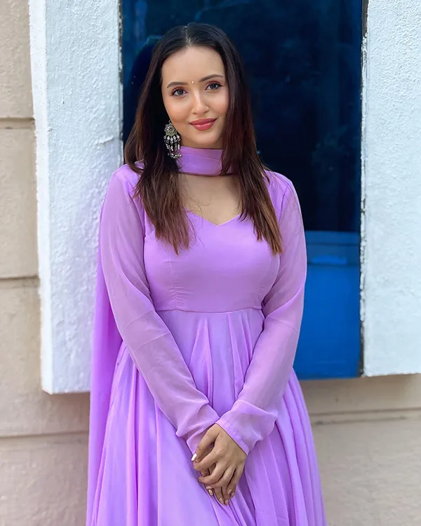 Lavender_Georgette_Gown_with_Dupatta_for_Women