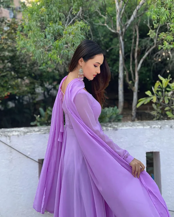 Lavender_Georgette_Gown_with_Dupatta_for_Women