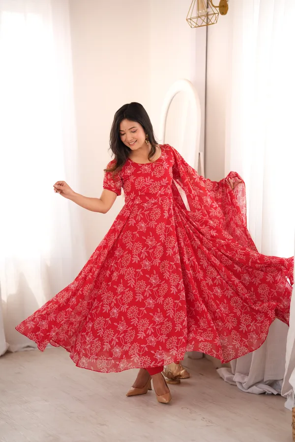 Red_Georgette_Gown_with_Dupatta_for_Women