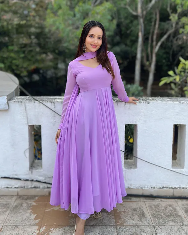 Lavender_Georgette_Gown_with_Dupatta_for_Women