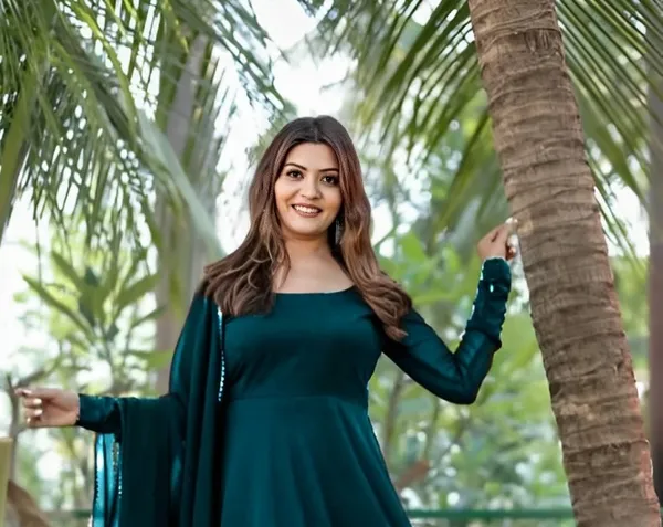 Teal_Georgette_Gown_with_Dupatta_for_Women