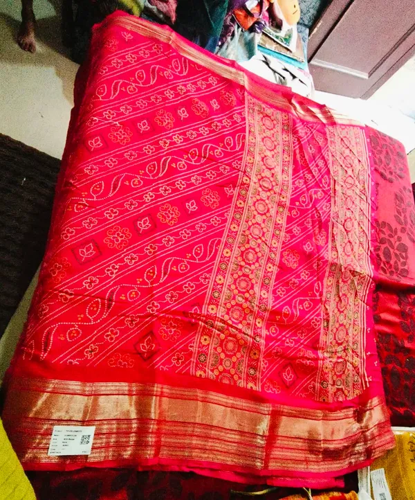 Red_Georgette_Printed_Ethnic_Saree_For_Women