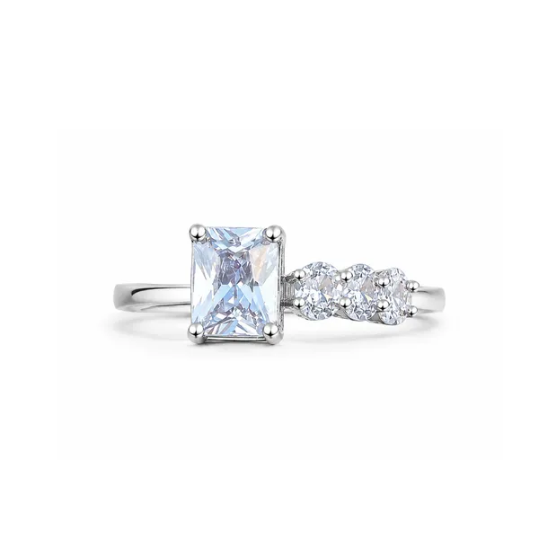 Radiant_Royale_Adjustable_Ring