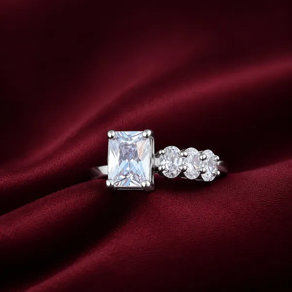 Radiant_Royale_Adjustable_Ring