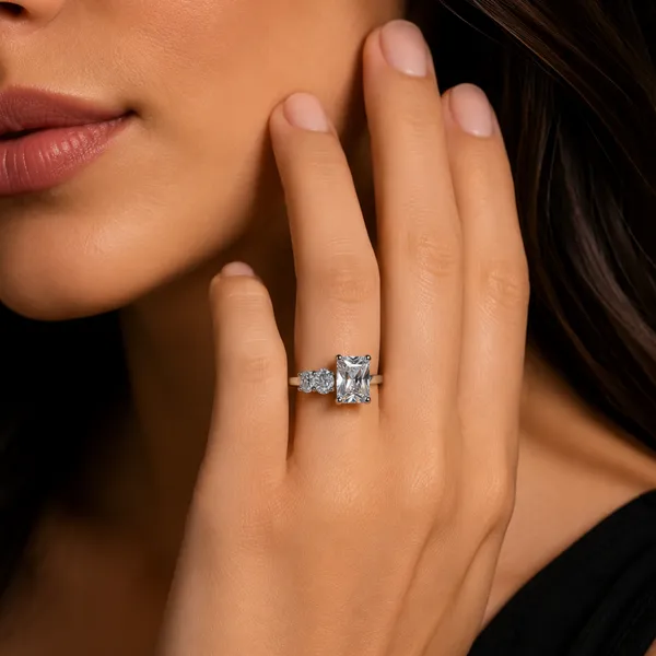 Radiant_Royale_Adjustable_Ring