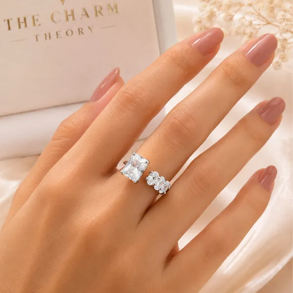 Radiant_Royale_Adjustable_Ring