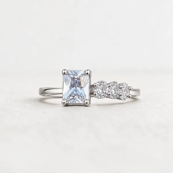 Radiant_Royale_Adjustable_Ring