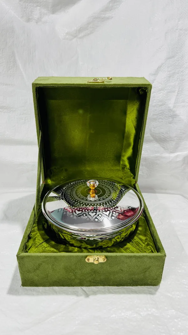 Silver_Tone_Ornate_Round_Decorative_Box