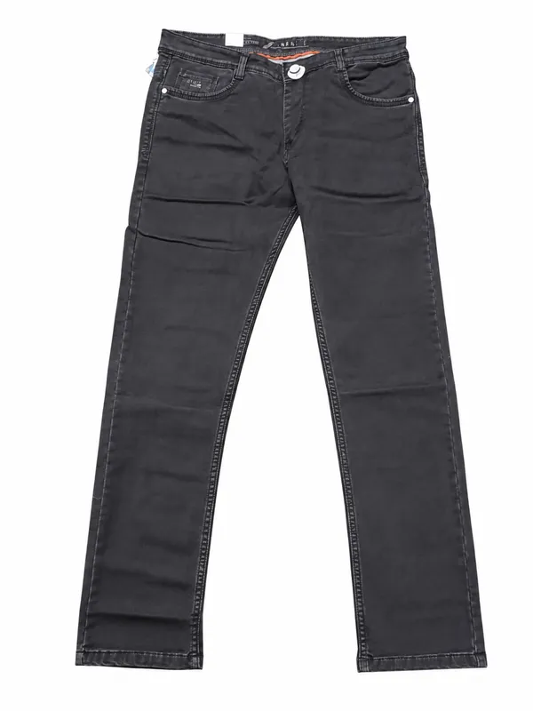 Black_Denim_Narrow_Fit_Jeans_for_Men