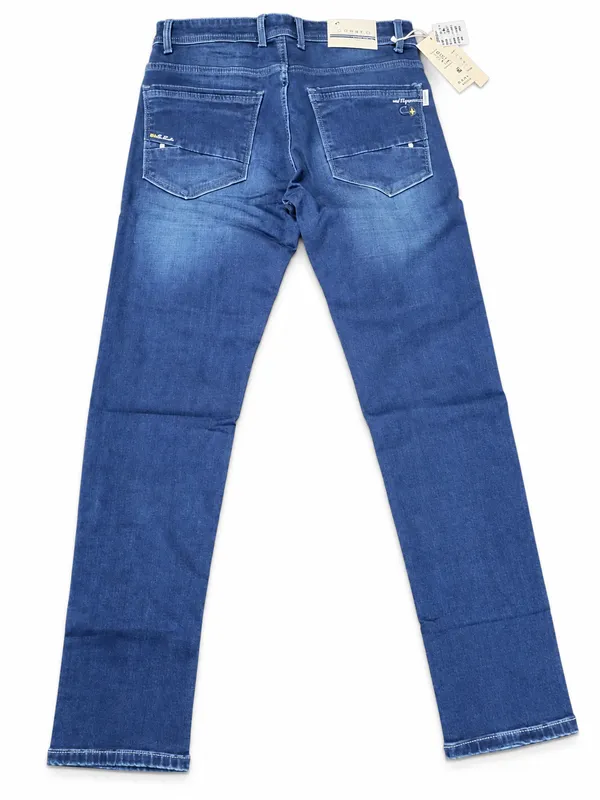 Blue_Denim_Straight_Fit_Jeans_for_Men