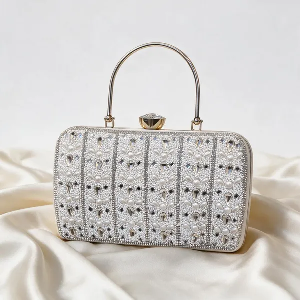 Silver_White_Velvet_Rhinestone_Pearl_Bridal_Clutch_For_Women