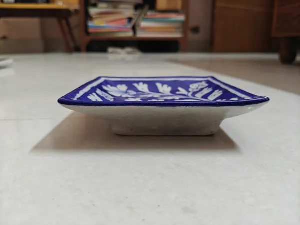 Pottery__Traditional_Floral_Pattern_Decorative_Plate