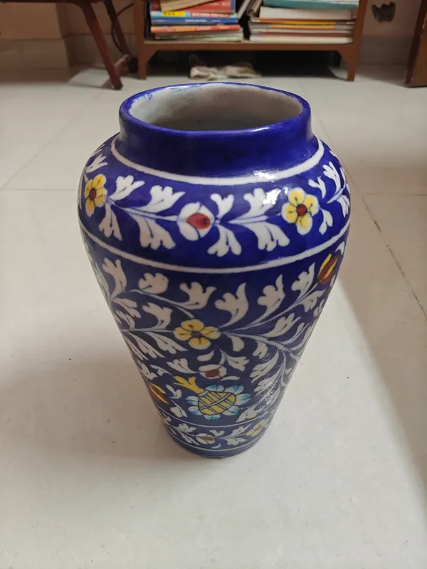 Blue_Pottery_Ceramic_Traditional_White_Vine_Floral_Pattern_Decorative_Vase